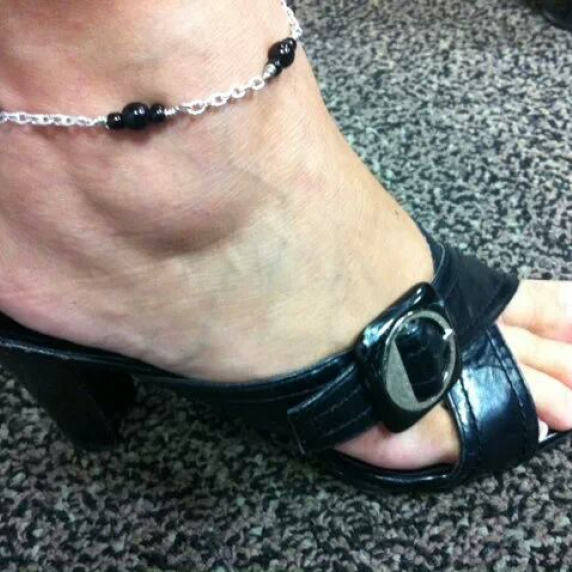 jodi-blackanklet.jpg